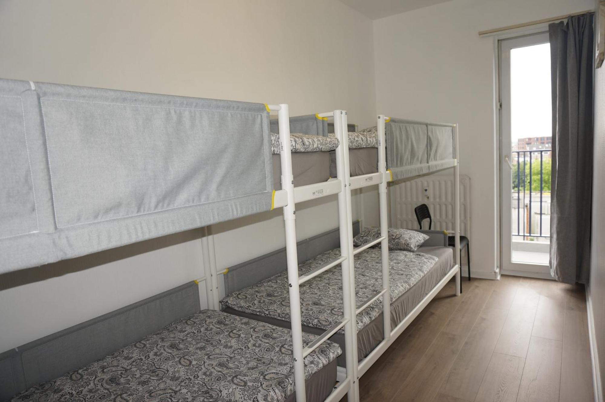 Belga Apartment 3 Bedrooms. アントウェルペン エクステリア 写真