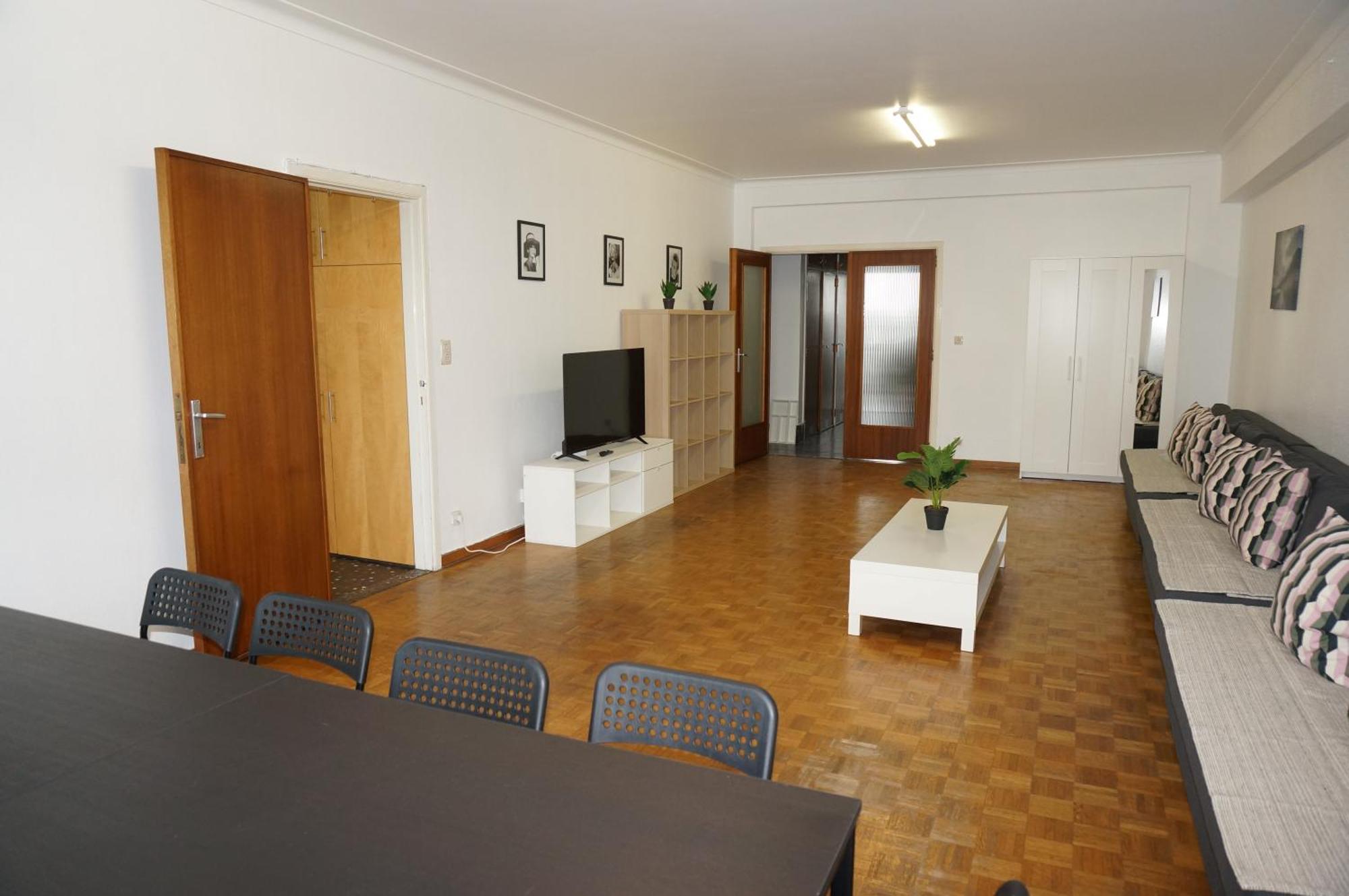 Belga Apartment 3 Bedrooms. アントウェルペン エクステリア 写真