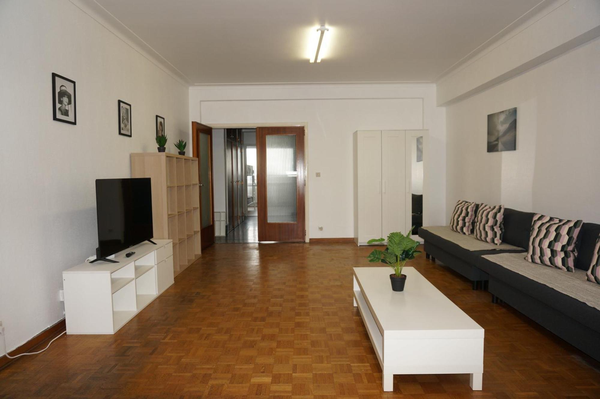 Belga Apartment 3 Bedrooms. アントウェルペン エクステリア 写真