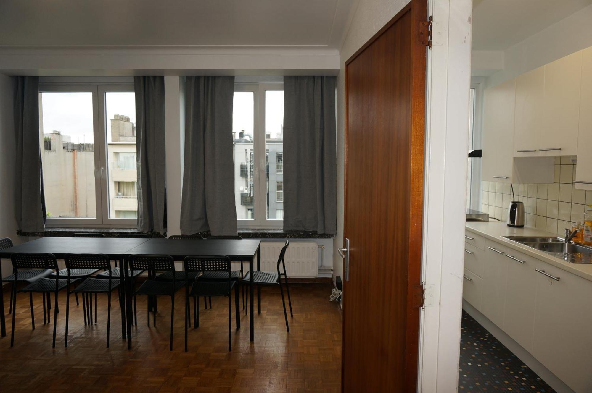Belga Apartment 3 Bedrooms. アントウェルペン エクステリア 写真