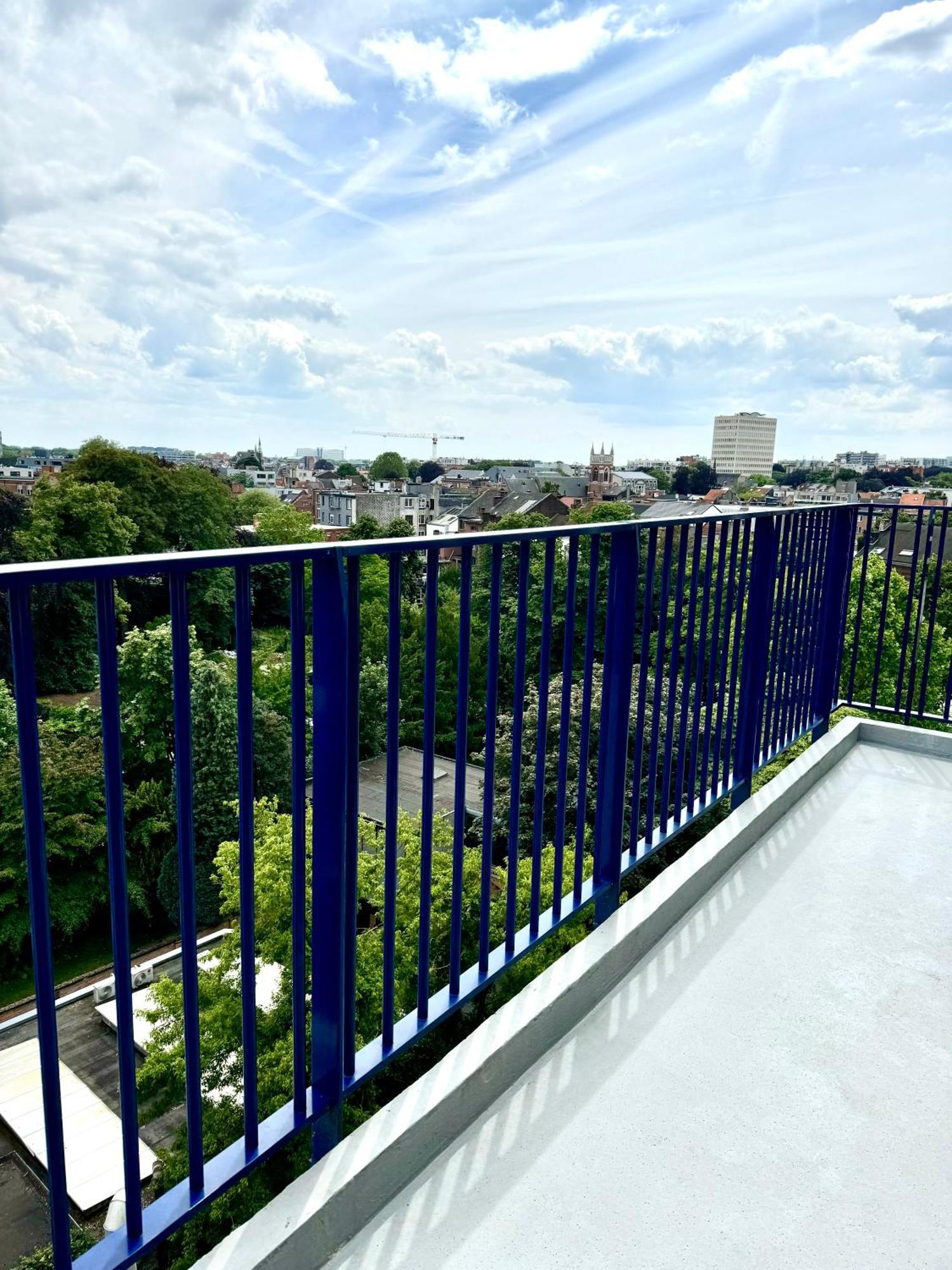 Belga Apartment 3 Bedrooms. アントウェルペン エクステリア 写真