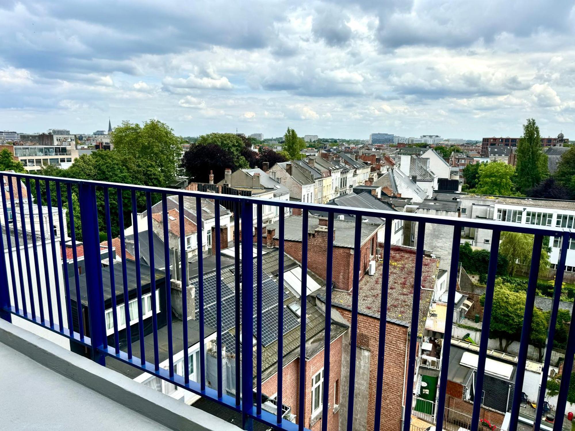 Belga Apartment 3 Bedrooms. アントウェルペン エクステリア 写真