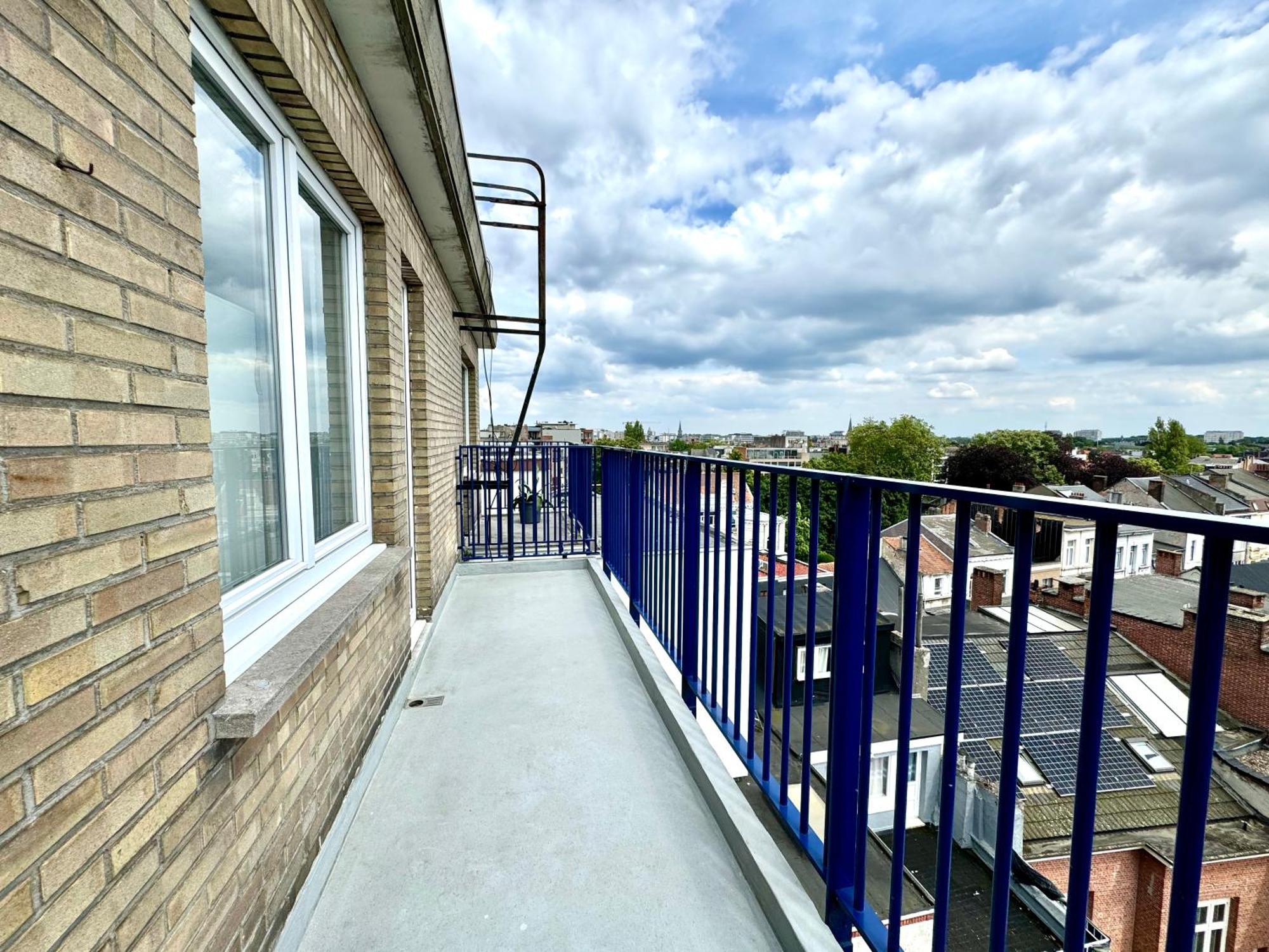Belga Apartment 3 Bedrooms. アントウェルペン エクステリア 写真